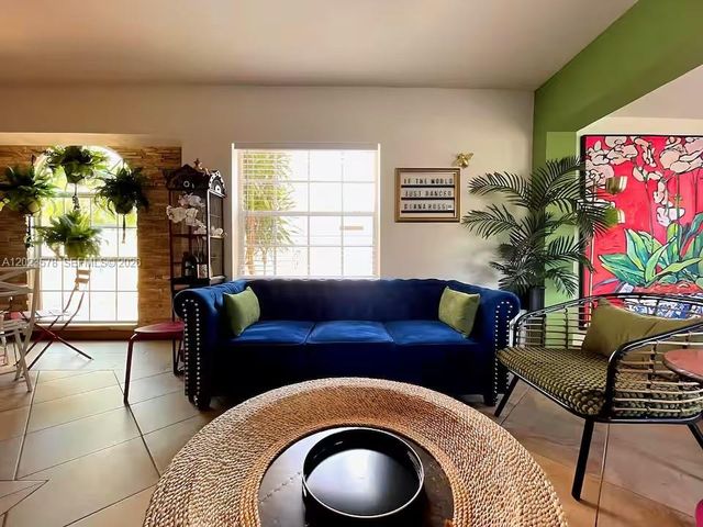 2538 Liberty St, Hollywood, FL 33020