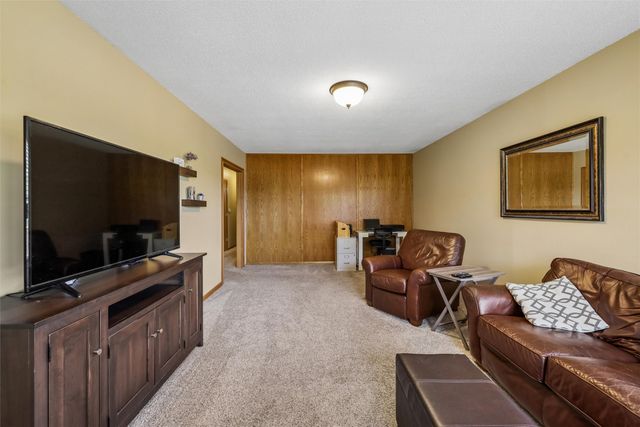 10721 NW 107th Street, Granger, IA 50109