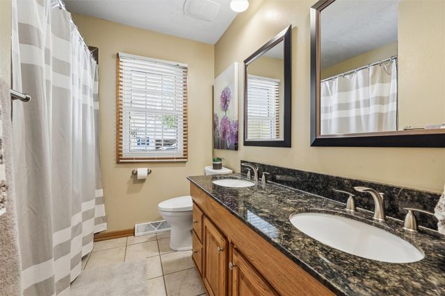 10721 NW 107th Street, Granger, IA 50109