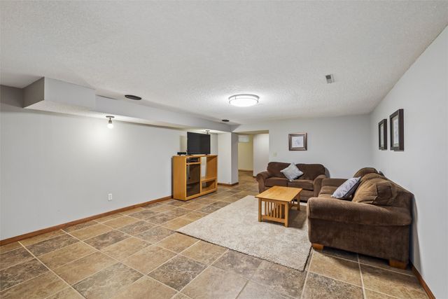 10721 NW 107th Street, Granger, IA 50109
