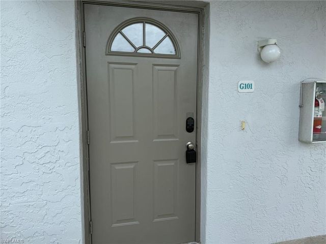 5023 SW 16th PL # 101, Cape Coral, FL 33914