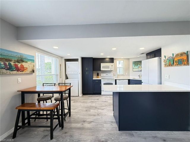 5023 SW 16th PL # 101, Cape Coral, FL 33914