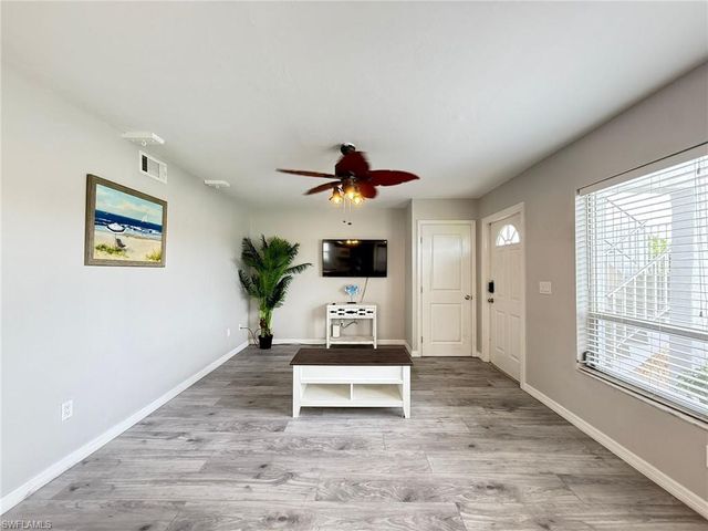 5023 SW 16th PL # 101, Cape Coral, FL 33914