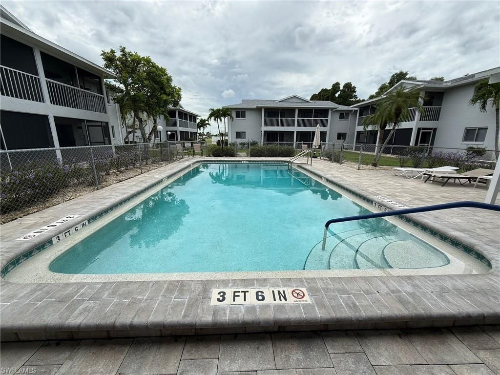 Image 20 of property listing at 5023 SW 16th PL # 101, Cape Coral, FL 33914