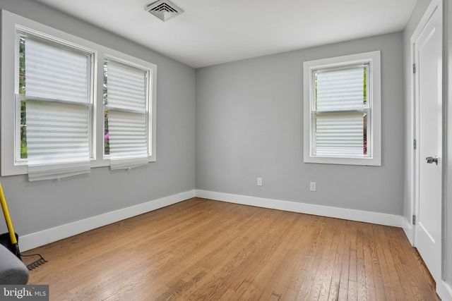 3 LAKESIDE LANE, Carneys Point, NJ 08069