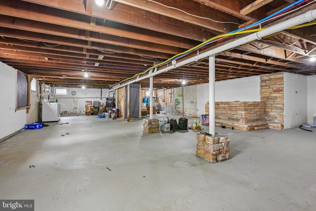 3 LAKESIDE LANE, Carneys Point, NJ 08069
