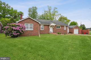 3 LAKESIDE LANE, Carneys Point, NJ 08069