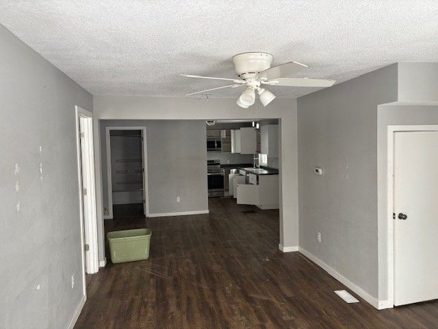 313 W 10th Street N, Newton, IA 50208