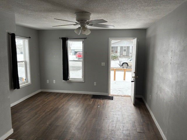 313 W 10th Street N, Newton, IA 50208