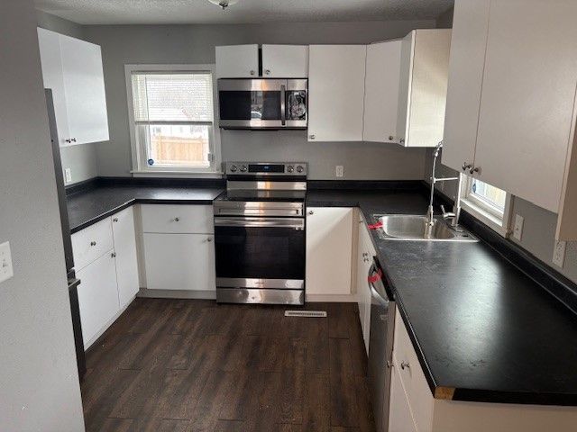 313 W 10th Street N, Newton, IA 50208