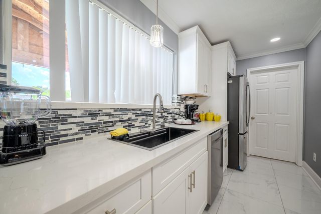 6238 Weststar Lane, Houston, TX 77072