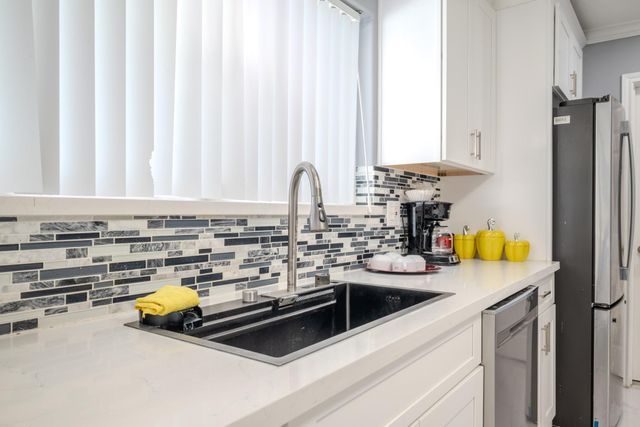 6238 Weststar Lane, Houston, TX 77072