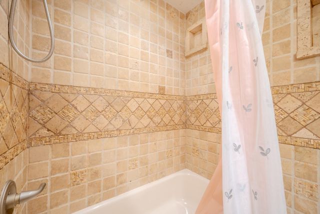 6238 Weststar Lane, Houston, TX 77072