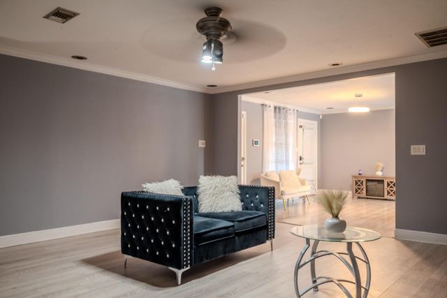 6238 Weststar Lane, Houston, TX 77072