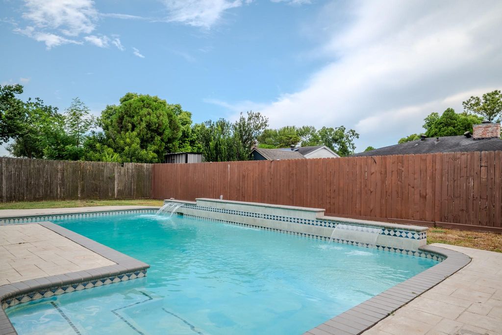 6238 Weststar Lane, Houston, TX 77072