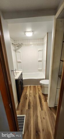 81 NORRIS AVE, Berkeley Springs, WV 25411