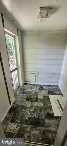 81 NORRIS AVE, Berkeley Springs, WV 25411