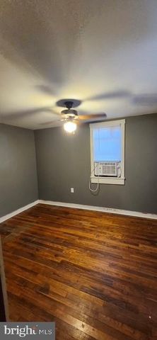 81 NORRIS AVE, Berkeley Springs, WV 25411