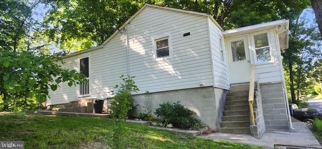 81 NORRIS AVE, Berkeley Springs, WV 25411