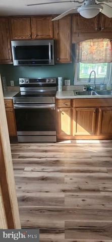 81 NORRIS AVE, Berkeley Springs, WV 25411