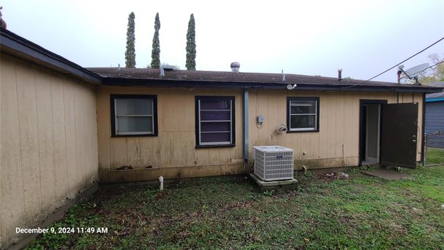 1122 N Natchez Drive, Texas City, TX 77591