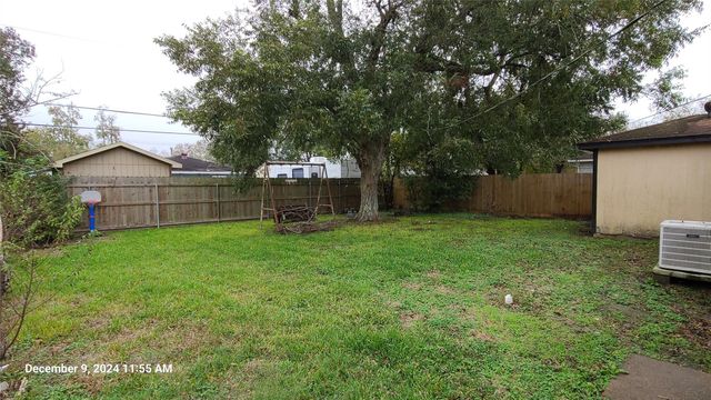 1122 N Natchez Drive, Texas City, TX 77591