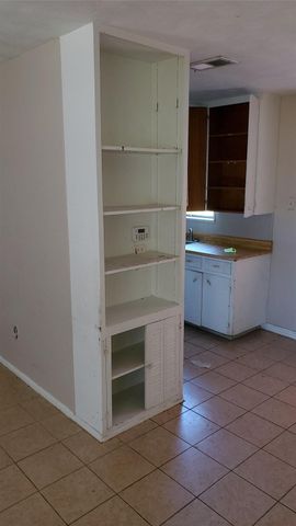 1122 N Natchez Drive, Texas City, TX 77591