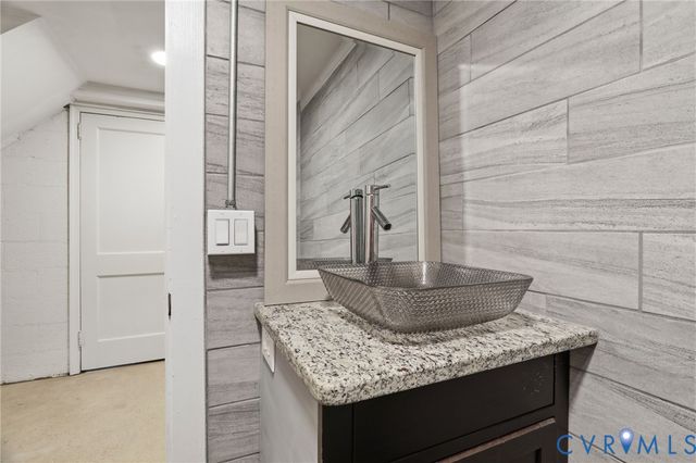 13329 S Chester Rd, Chester, VA 23831