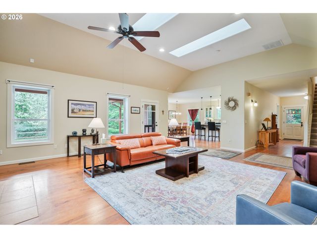 180 TRINITY Dr, Castle Rock, WA 98611