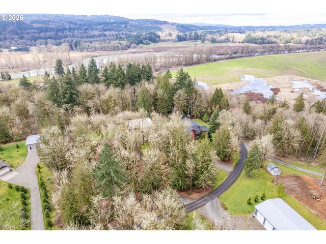 180 TRINITY Dr, Castle Rock, WA 98611