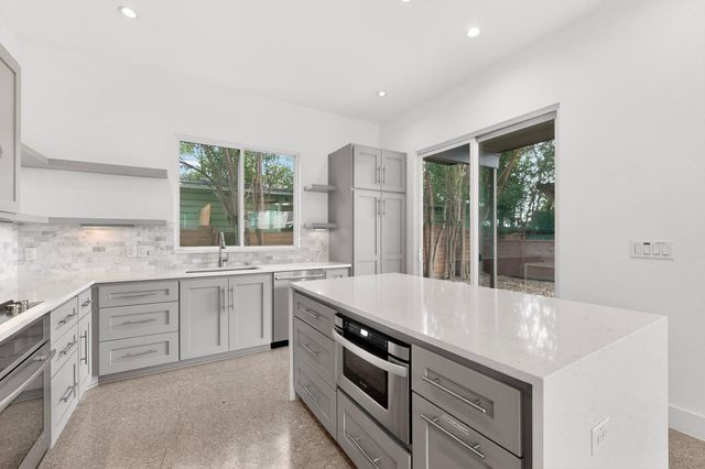 400 W 51st ST A, Austin, TX 78751