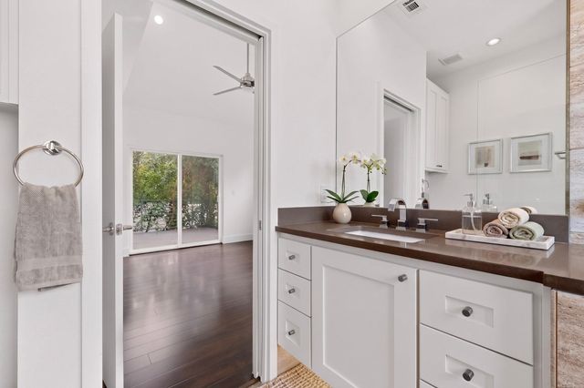 400 W 51st ST A, Austin, TX 78751