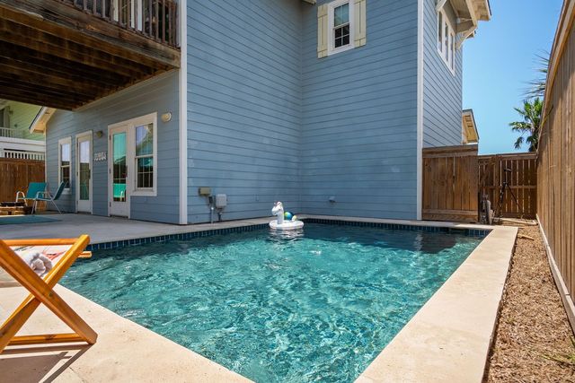 522 Rockport Channel, Port Aransas, TX 78373