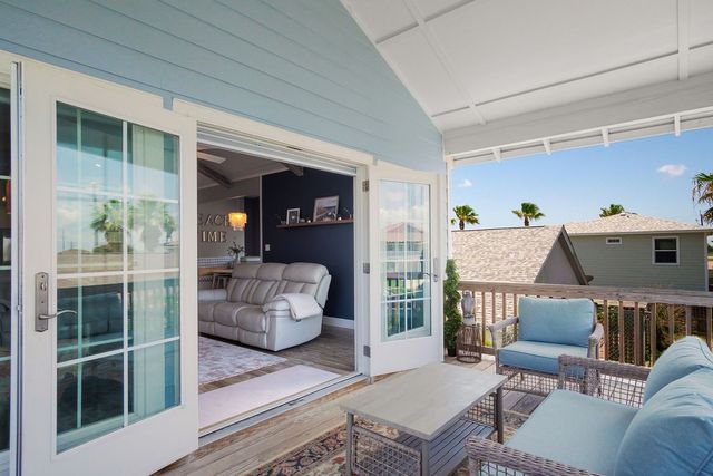 522 Rockport Channel, Port Aransas, TX 78373