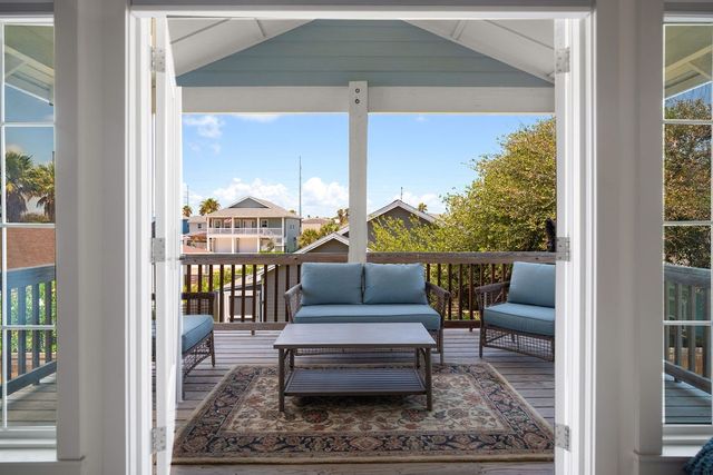 522 Rockport Channel, Port Aransas, TX 78373