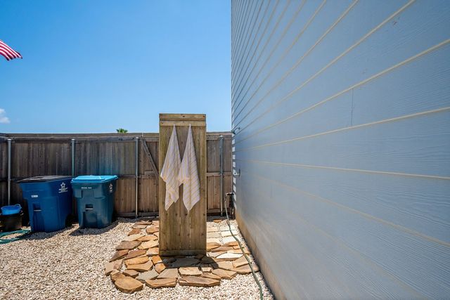 522 Rockport Channel, Port Aransas, TX 78373