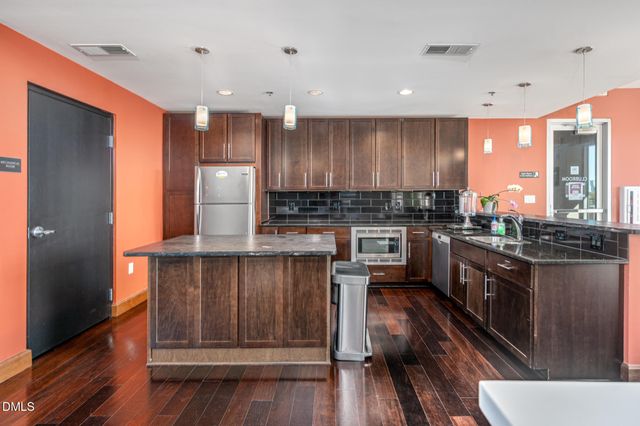 140 W Franklin Street Unit 415, Chapel Hill, NC 27516