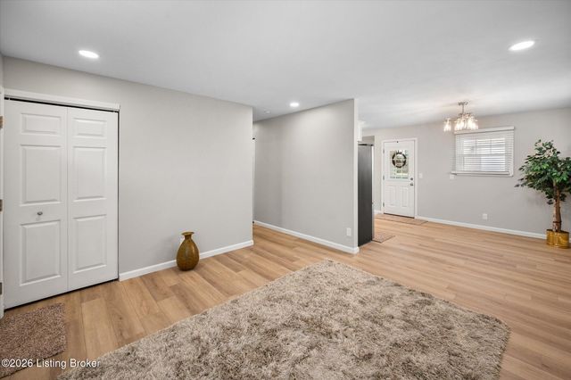 3605 Ethelwood Dr, Jeffersontown, KY 40299