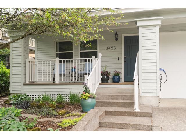 3453 E BURNSIDE St, Portland, OR 97214