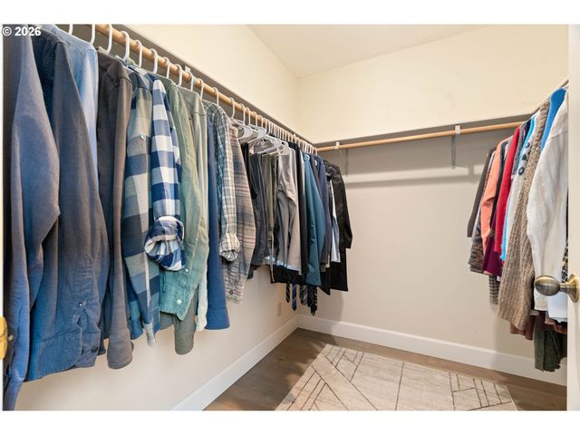 3453 E BURNSIDE St, Portland, OR 97214