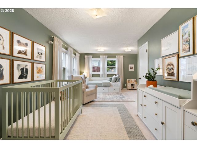 3453 E BURNSIDE St, Portland, OR 97214