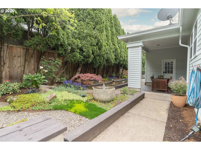 3453 E BURNSIDE St, Portland, OR 97214