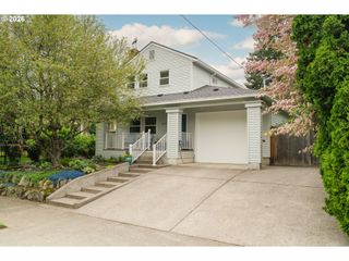 3453 E BURNSIDE St, Portland, OR 97214