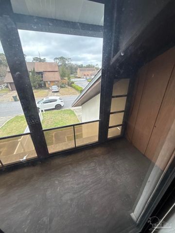 6284 Kirsten Dr, Pensacola, FL 32504