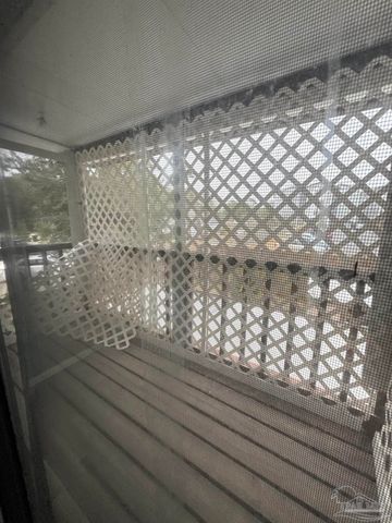 6284 Kirsten Dr, Pensacola, FL 32504