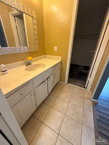 6284 Kirsten Dr, Pensacola, FL 32504