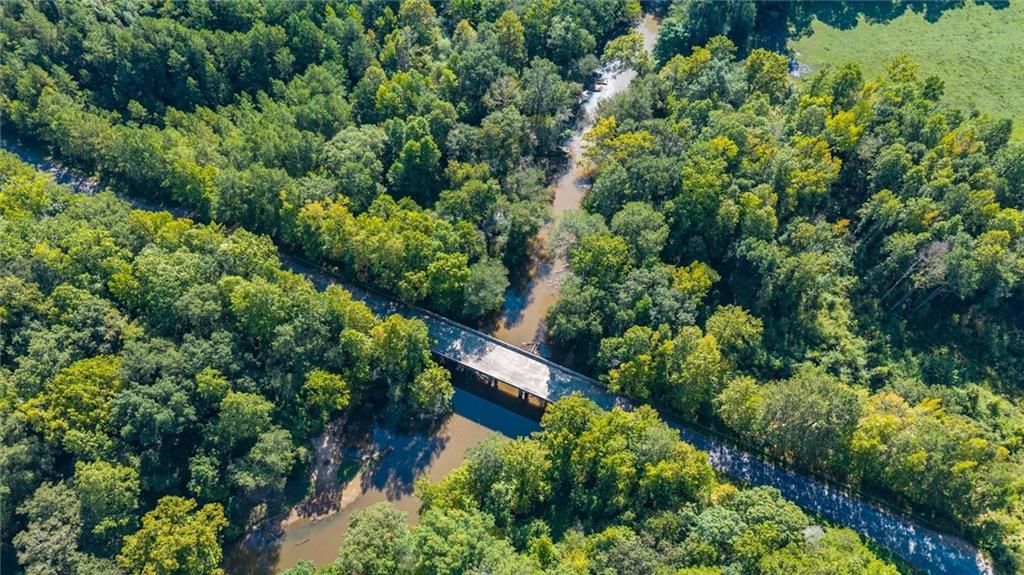 Image 9 of property listing at 702 Liner Road, Tallapoosa, GA 30176