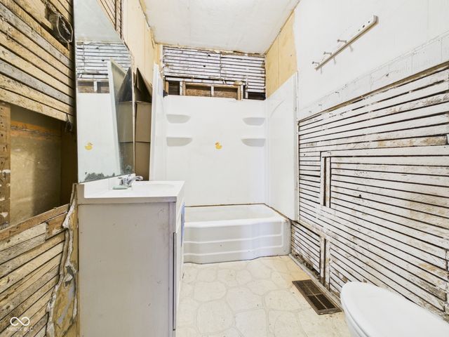 515 S Harrison Street, Alexandria, IN 46001