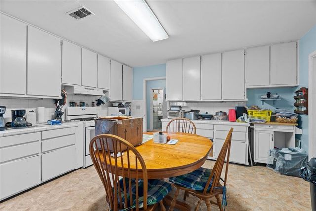 906 Buena Vista Drive, Tallahassee, FL 32304