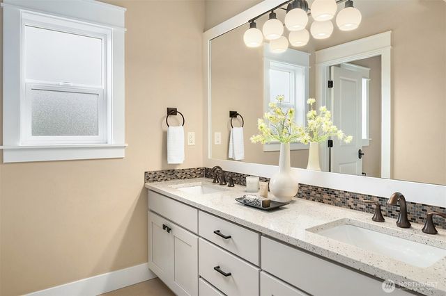 632 SW 185th St, Normandy Park, WA 98166